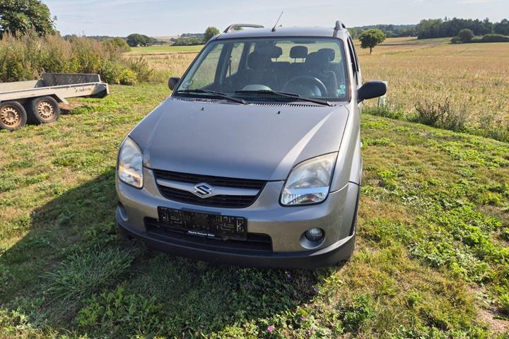 Grå Suzuki Ignis fra 2008