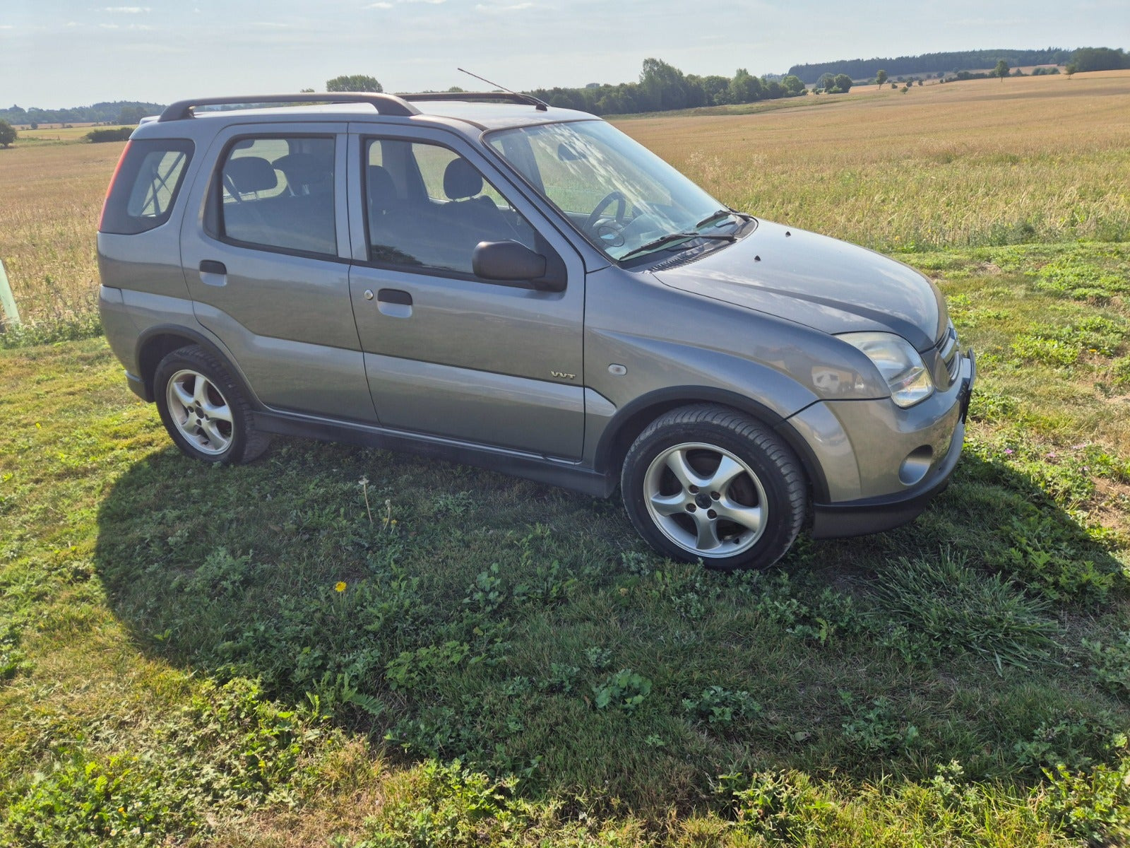 Grå Suzuki Ignis fra 2008