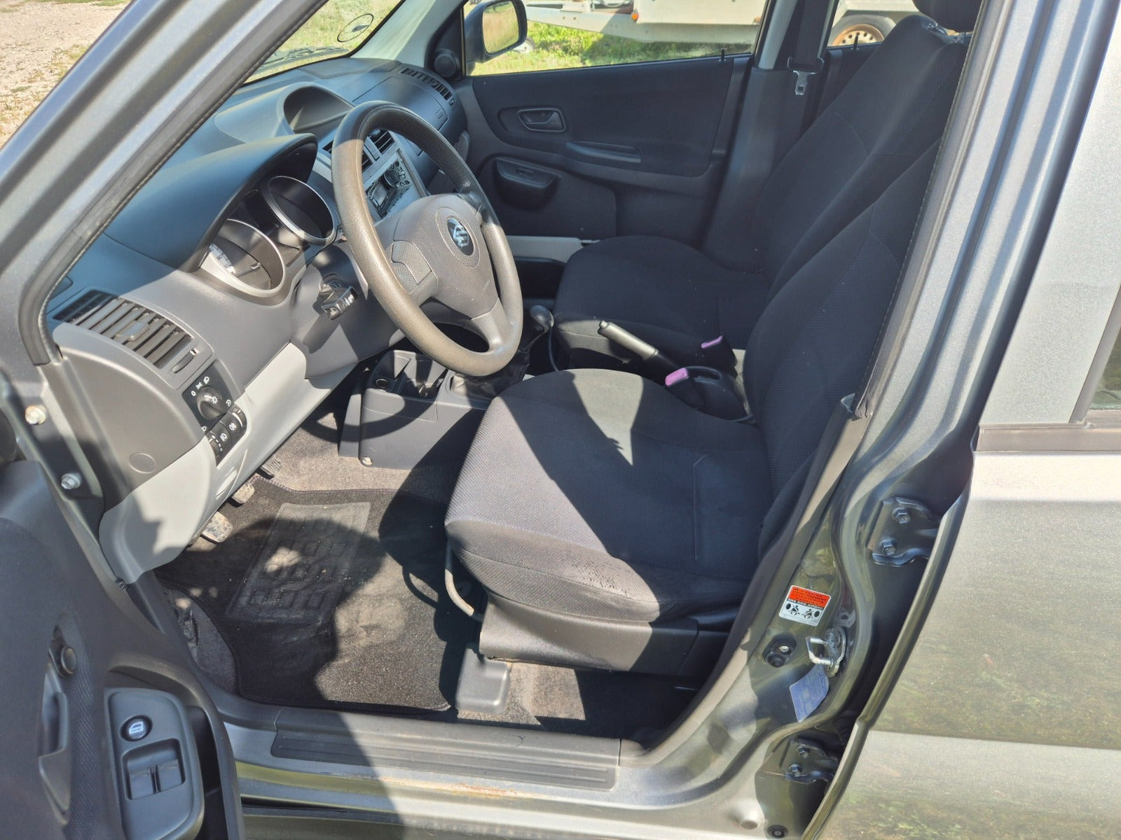 Grå Suzuki Ignis fra 2008