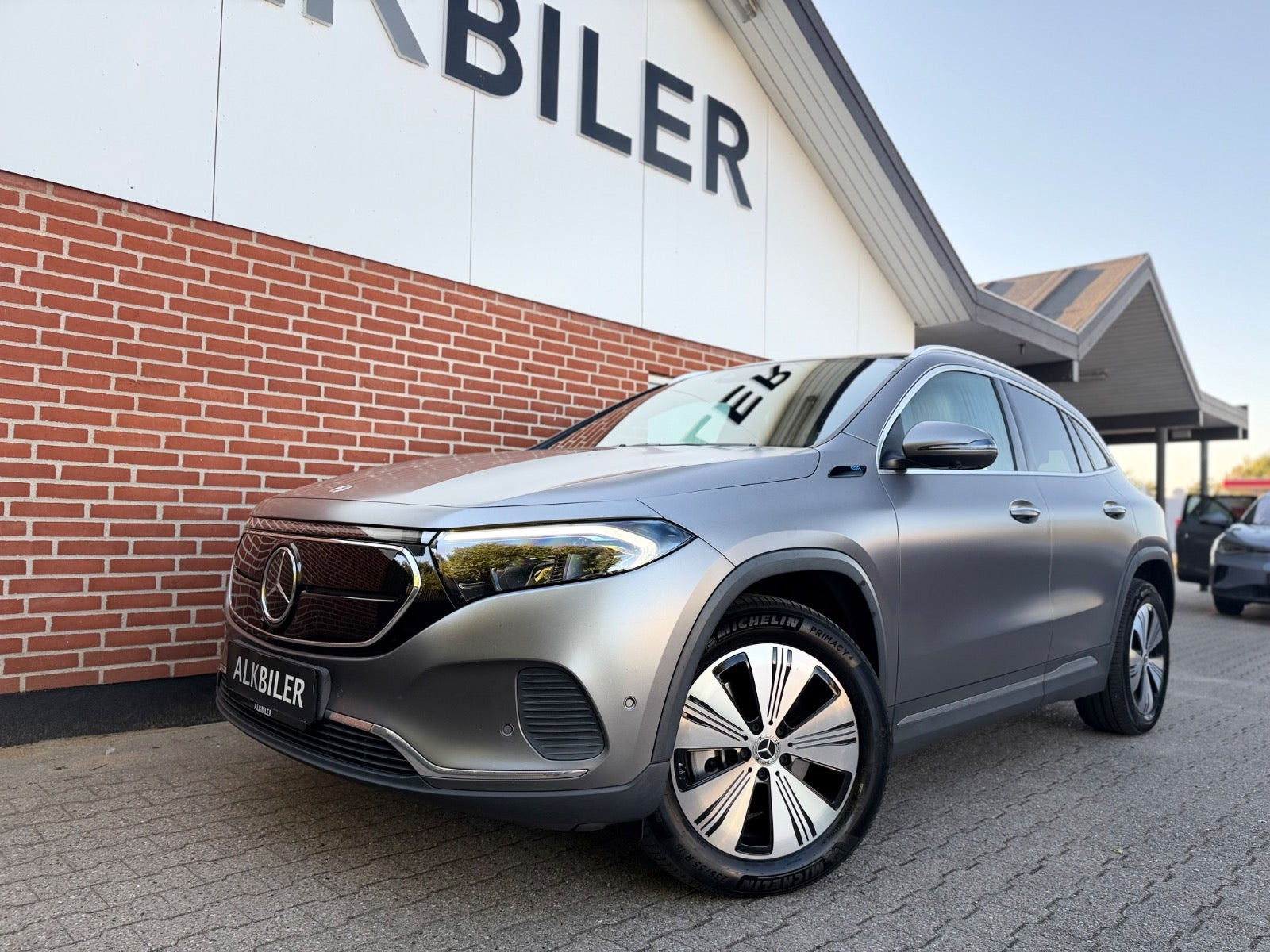 Grå Mercedes EQA250 fra 2021