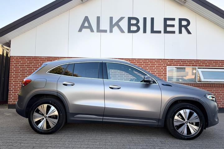 Grå Mercedes EQA250 fra 2021