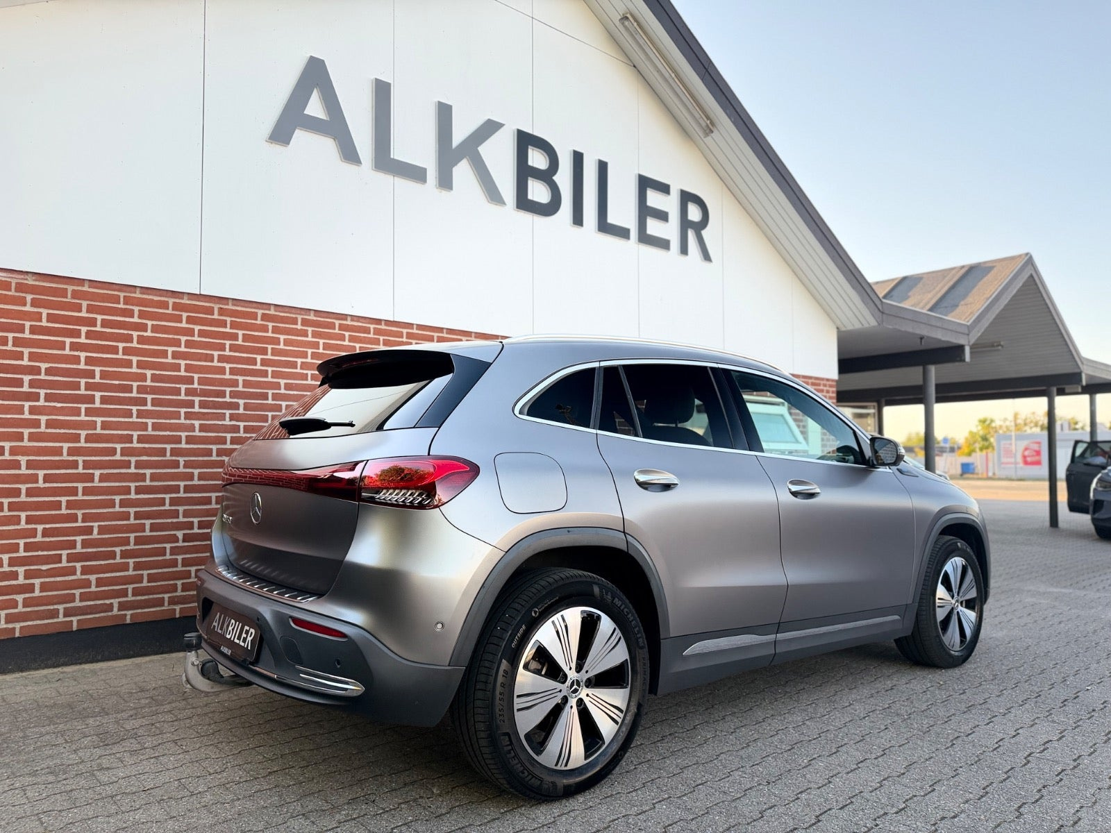 Grå Mercedes EQA250 fra 2021