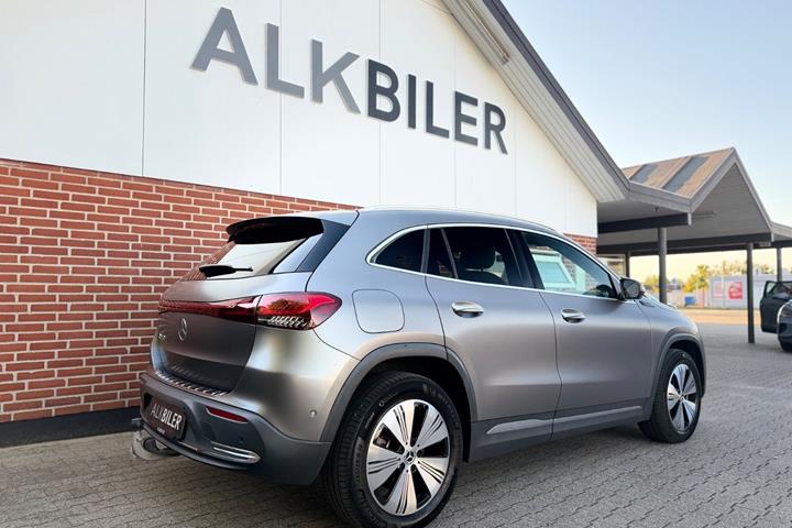 Grå Mercedes EQA250 fra 2021