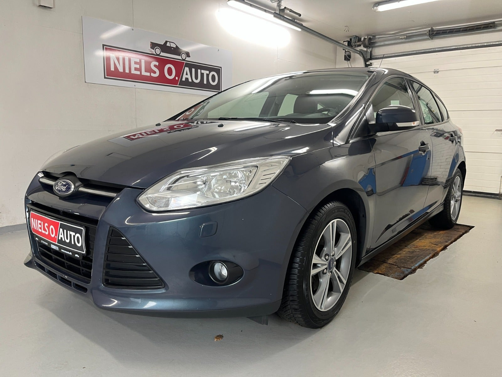 Blå Ford Focus fra 2014
