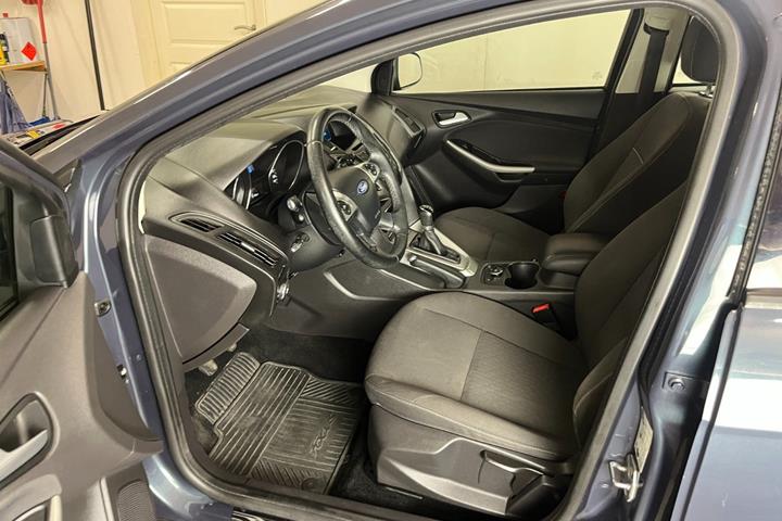 Blå Ford Focus fra 2014