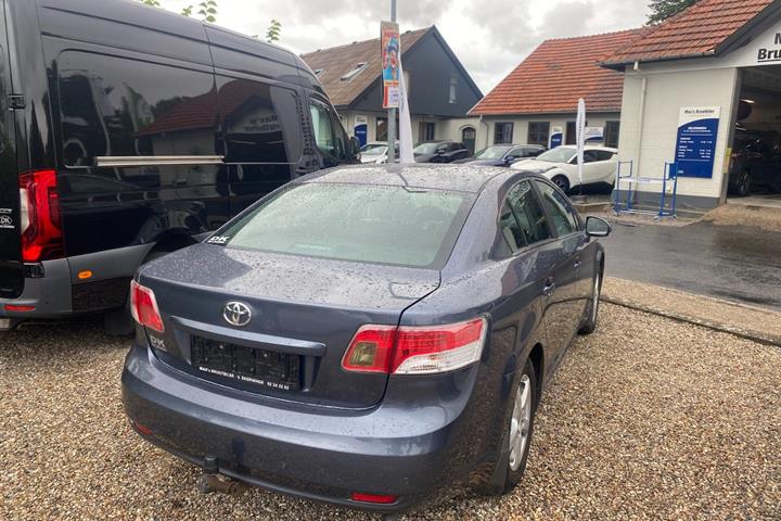 undefined Toyota Avensis fra 2009