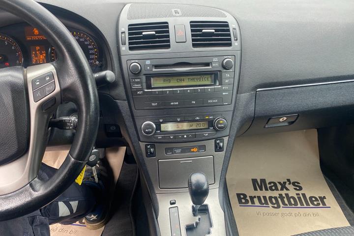 undefined Toyota Avensis fra 2009