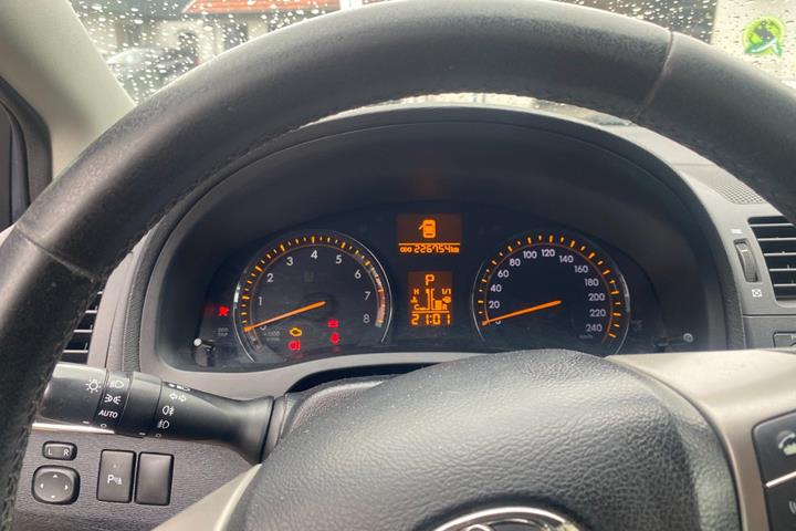 undefined Toyota Avensis fra 2009