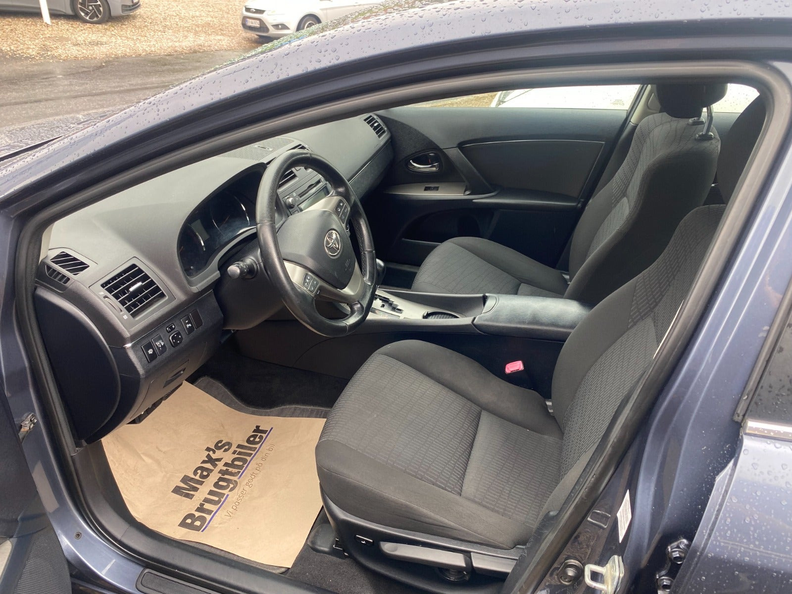 undefined Toyota Avensis fra 2009