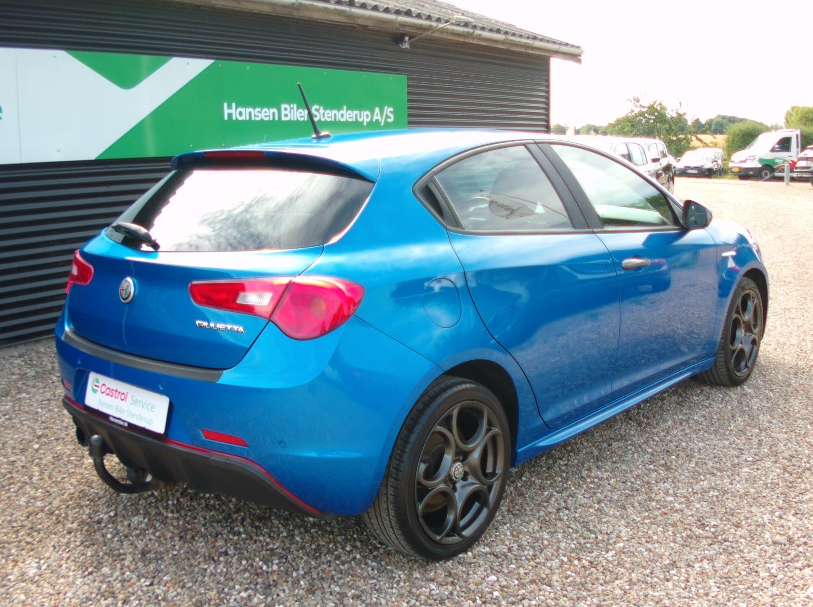 Blå Alfa Romeo Giulietta fra 2016