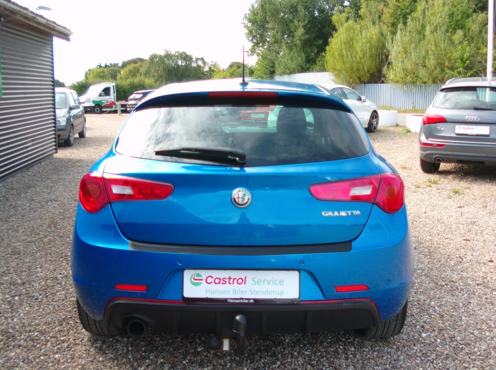 Blå Alfa Romeo Giulietta fra 2016