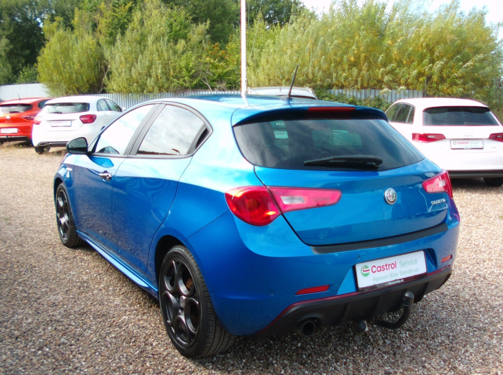 Blå Alfa Romeo Giulietta fra 2016