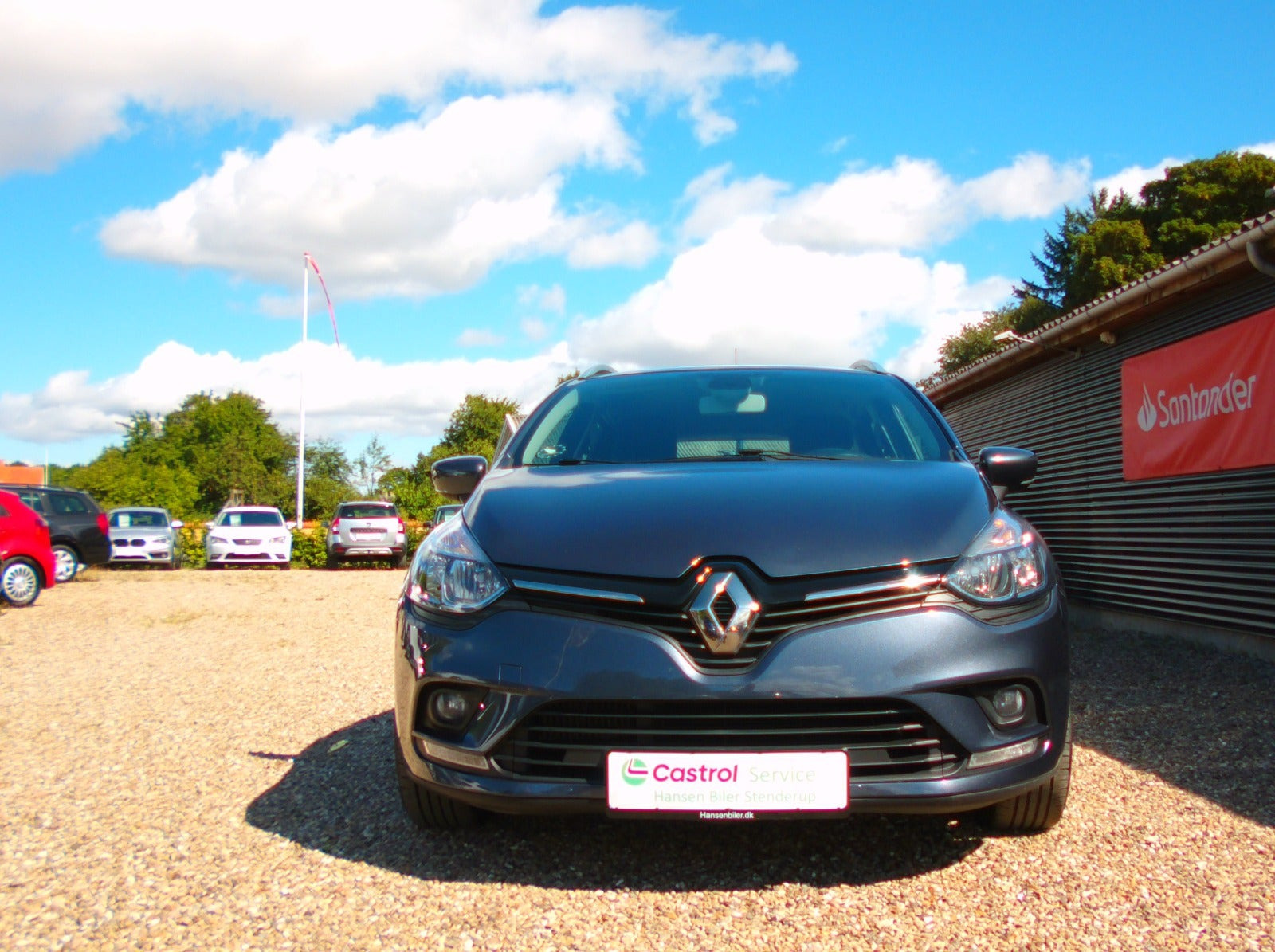 Grå Renault Clio IV fra 2017