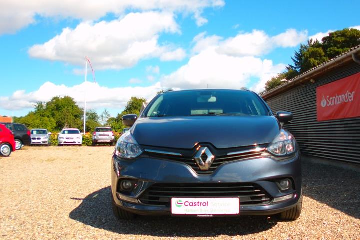 Grå Renault Clio IV fra 2017