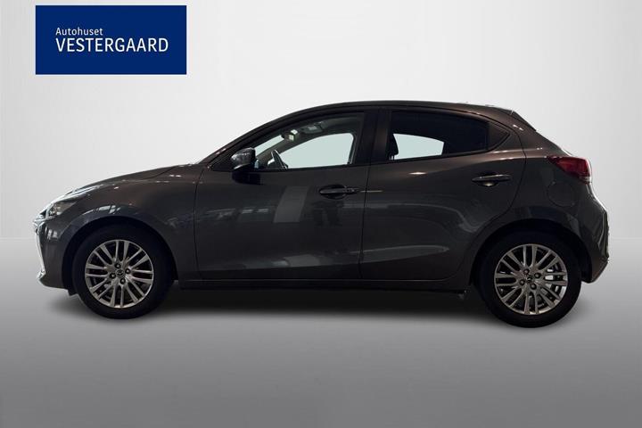 Grå Mazda 2 fra 2022