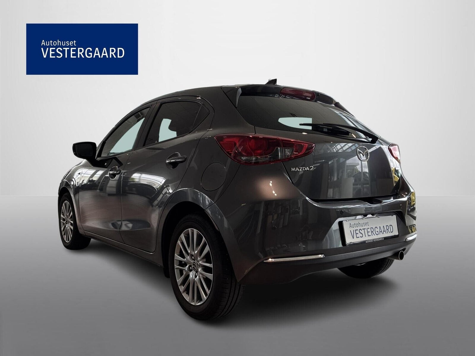 Grå Mazda 2 fra 2022