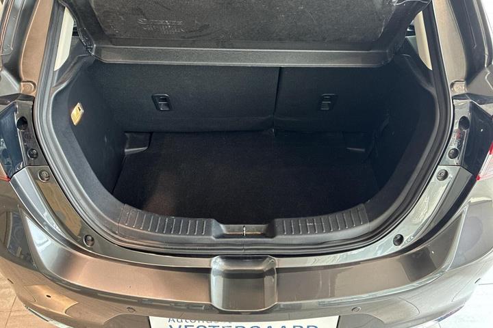Grå Mazda 2 fra 2022