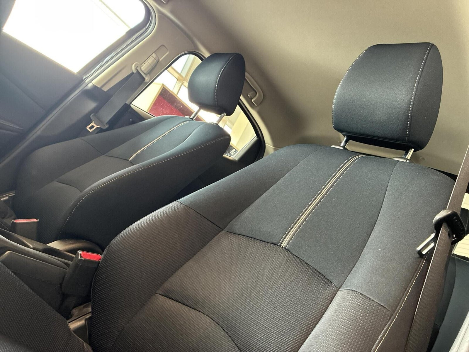 Grå Mazda 2 fra 2022