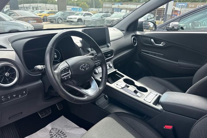 Turquoise Hyundai Kona fra 2022