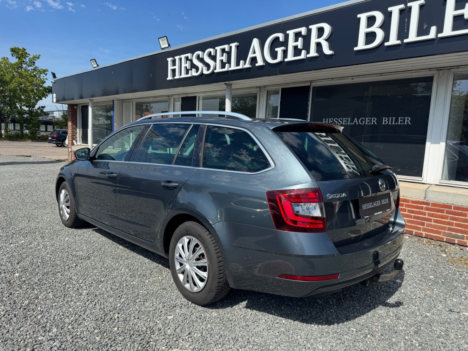 Grå Skoda Octavia fra 2019