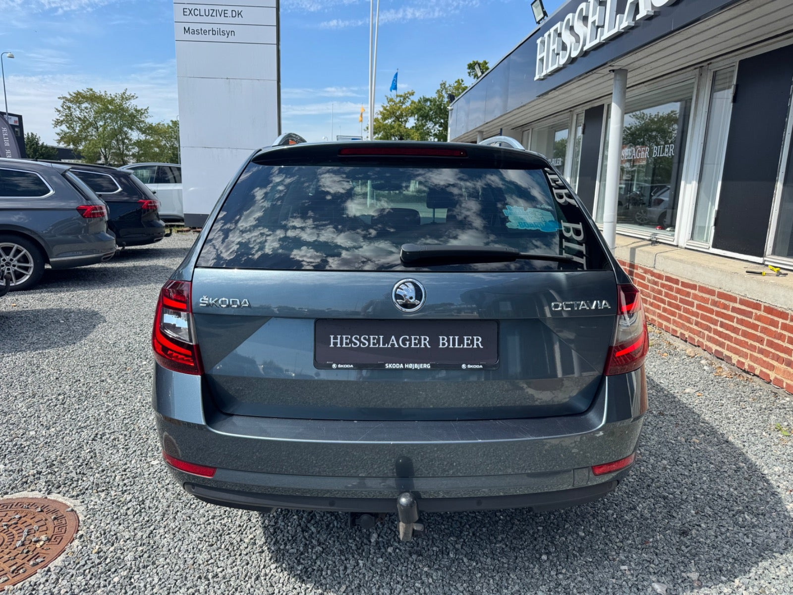 Grå Skoda Octavia fra 2019