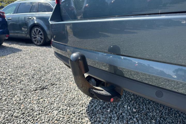 Grå Skoda Octavia fra 2019