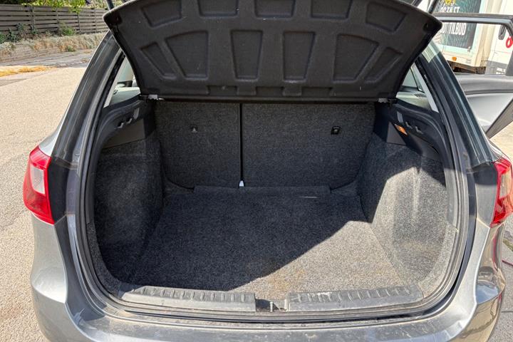 Grå Seat Ibiza fra 2013