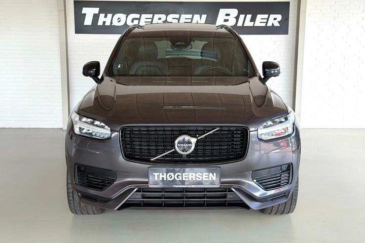 Grå Volvo XC90 fra 2023