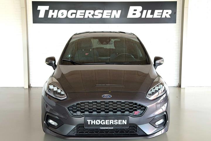 Grå Ford Fiesta fra 2018