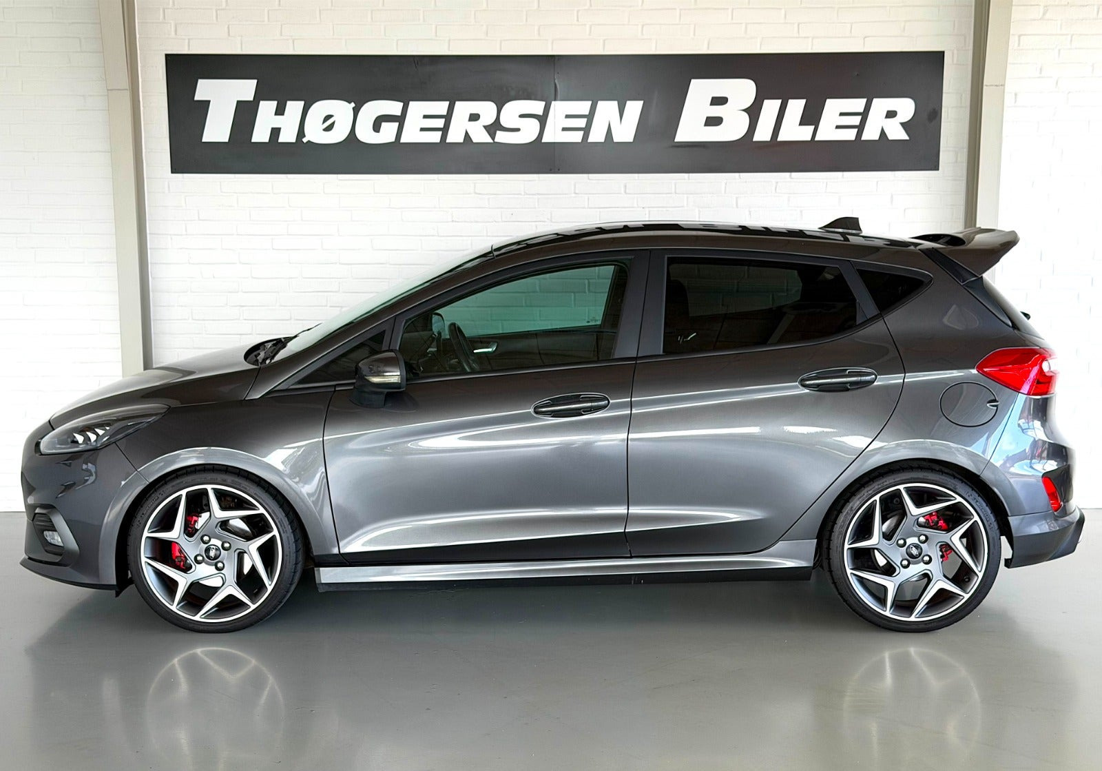 Grå Ford Fiesta fra 2018