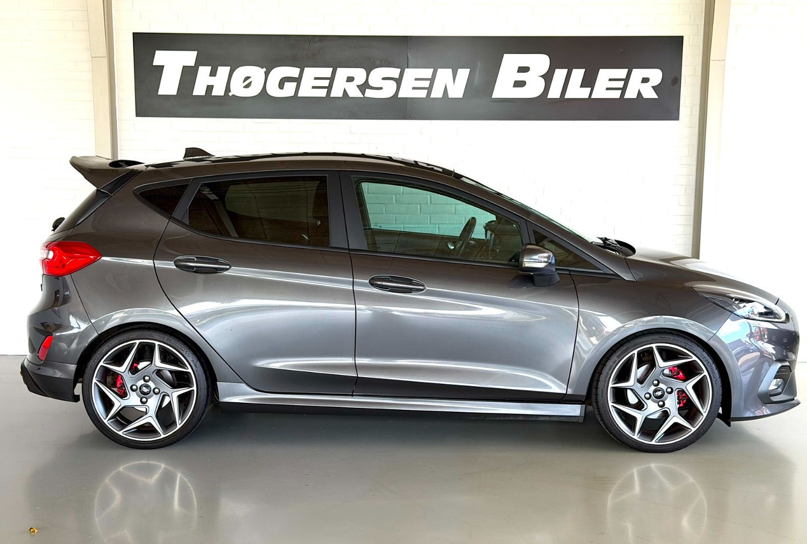 Grå Ford Fiesta fra 2018