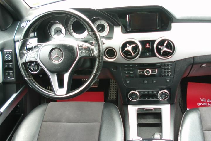 Sølv Mercedes GLK220 fra 2014