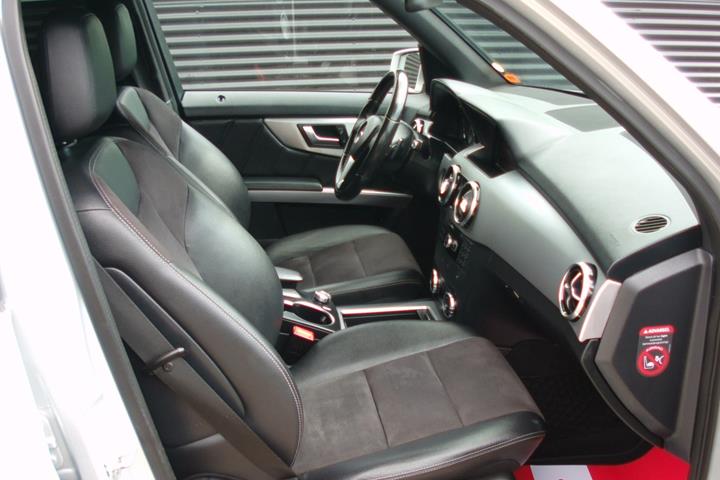 Sølv Mercedes GLK220 fra 2014