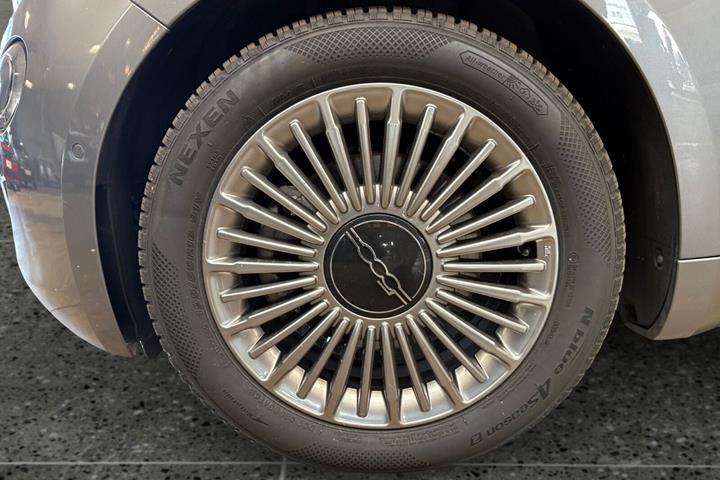 Sort Fiat 500e fra 2023
