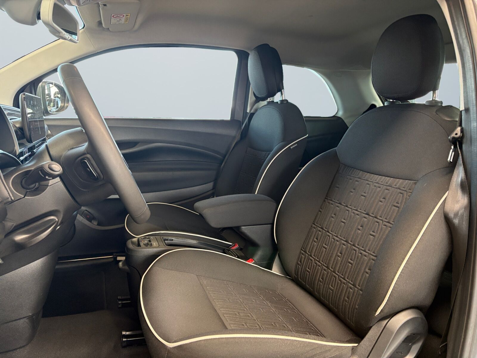 Sort Fiat 500e fra 2023