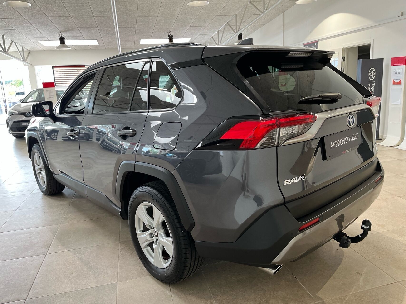 Sort Toyota RAV4 fra 2020
