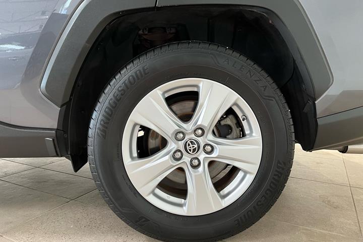 Sort Toyota RAV4 fra 2020