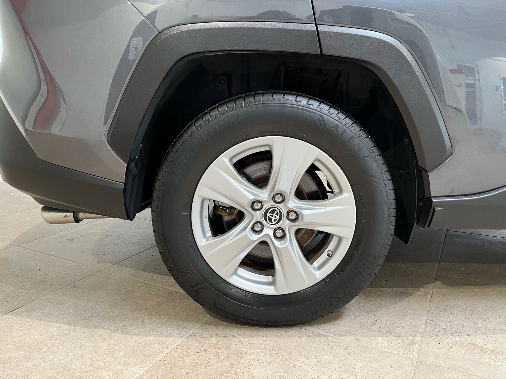 Sort Toyota RAV4 fra 2020