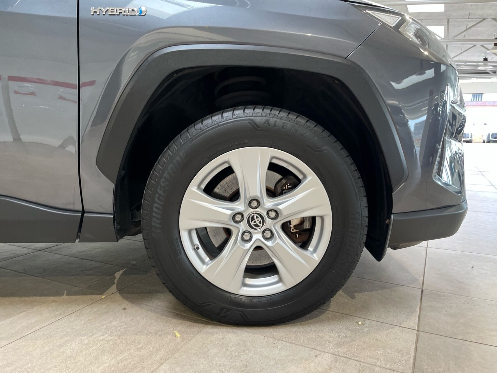 Sort Toyota RAV4 fra 2020