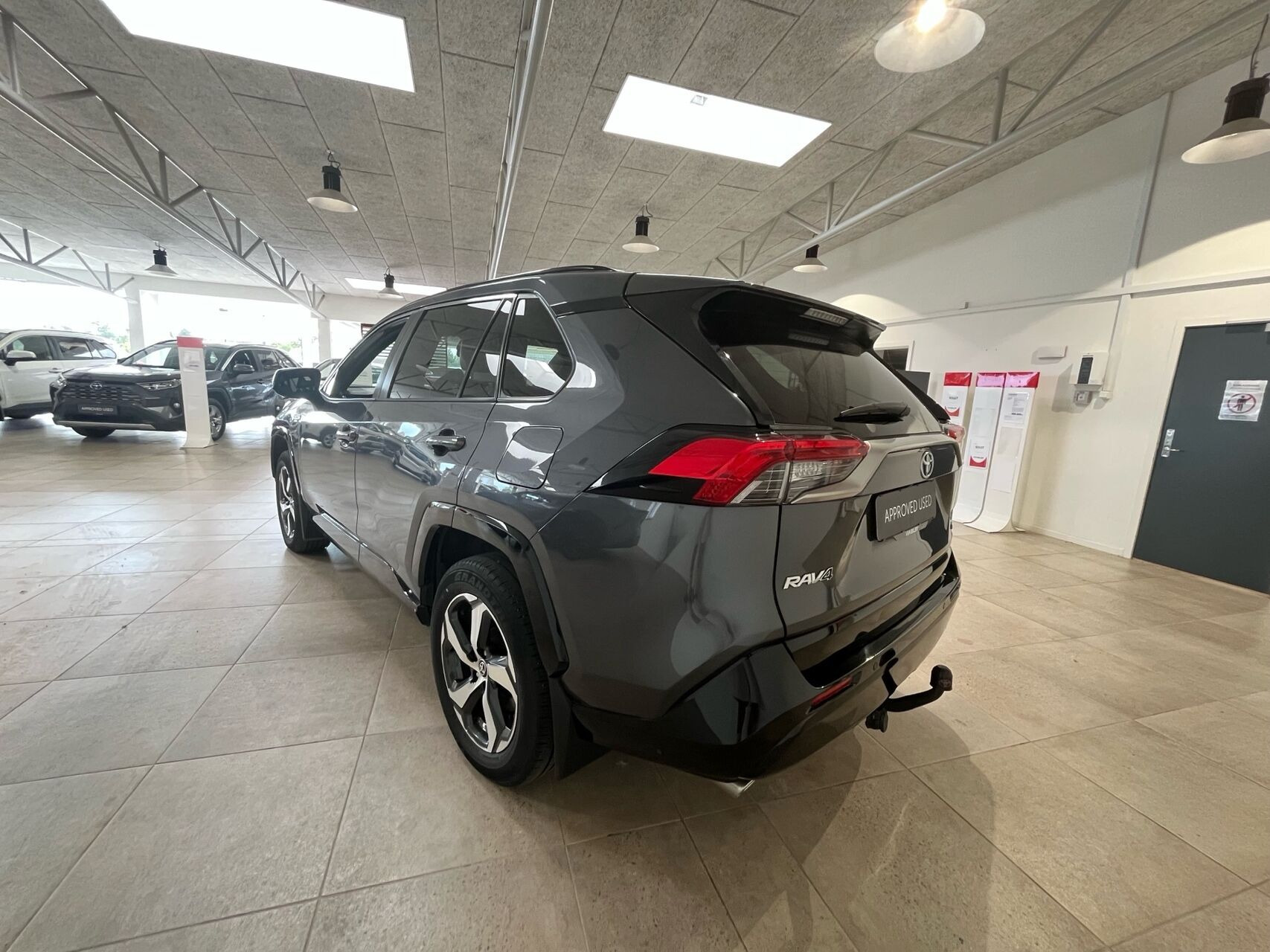 Grå Toyota RAV4 Plug-in fra 2022