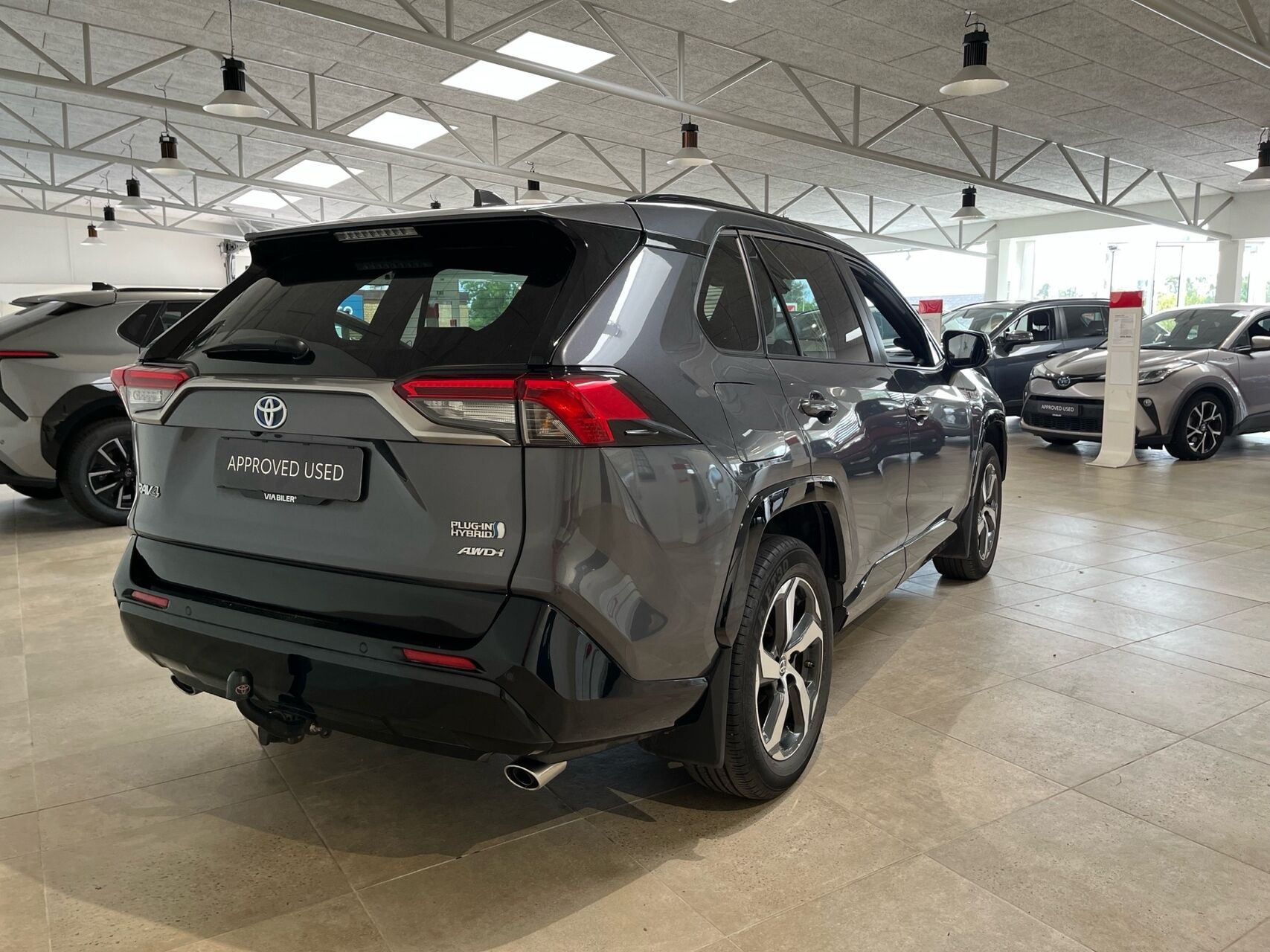 Grå Toyota RAV4 Plug-in fra 2022