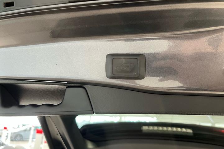Grå Toyota RAV4 Plug-in fra 2022