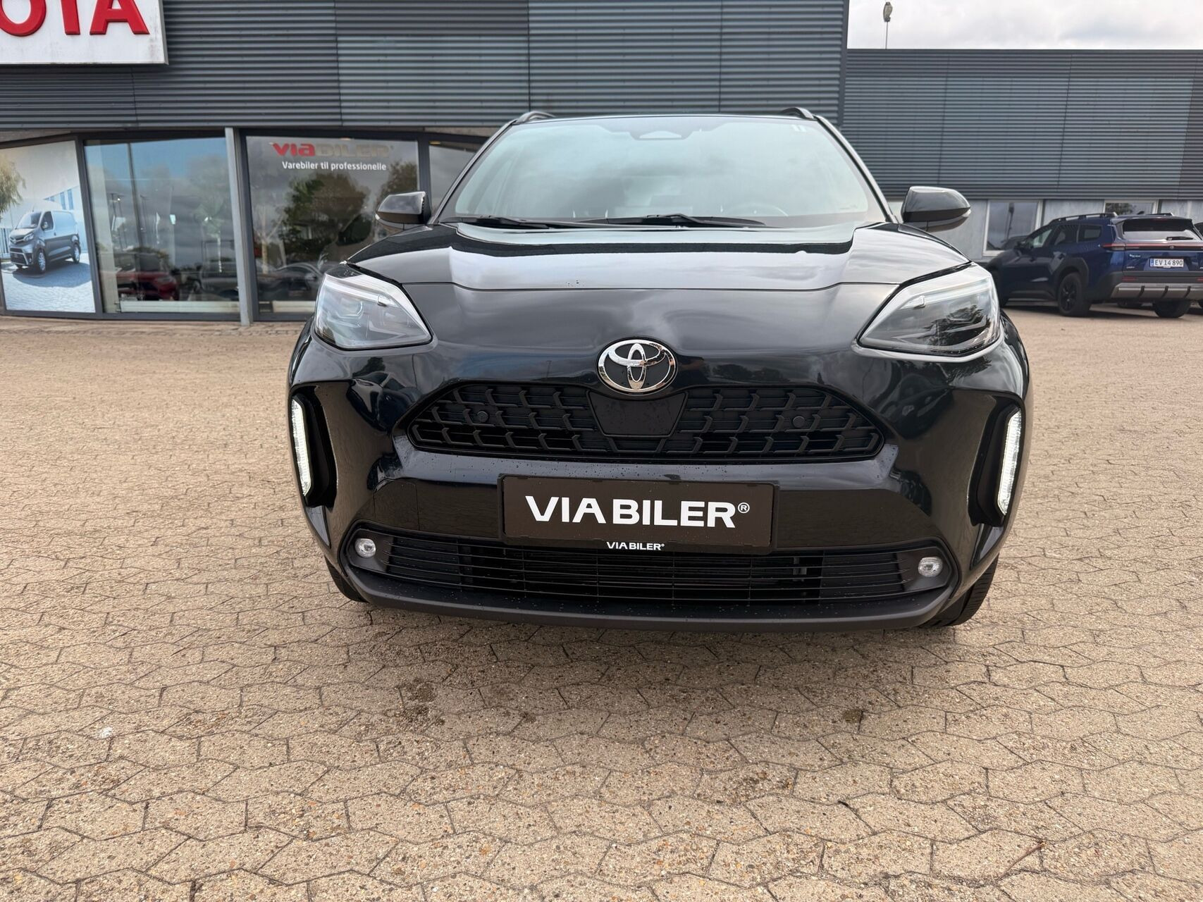 Sort Toyota Yaris Cross fra 2025