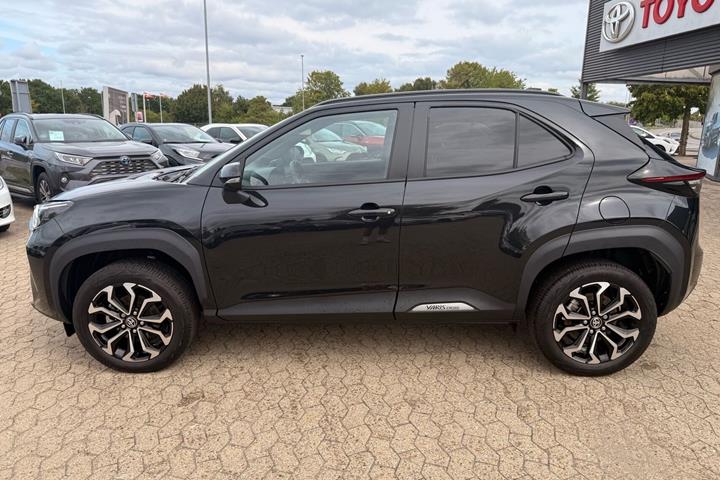 Sort Toyota Yaris Cross fra 2025