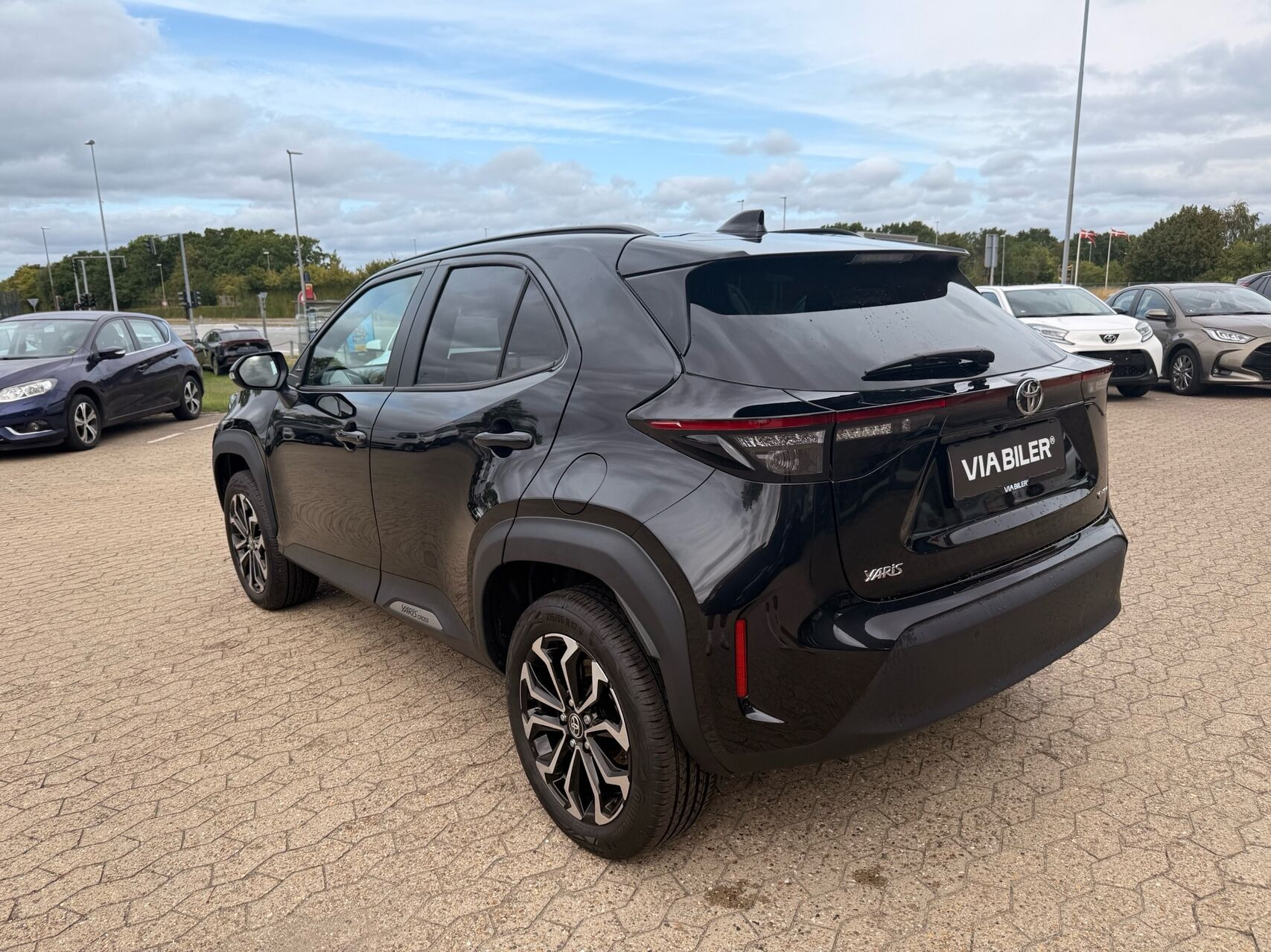 Sort Toyota Yaris Cross fra 2025