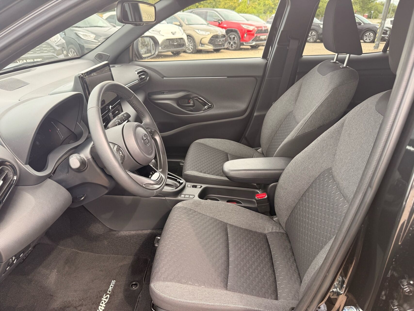 Sort Toyota Yaris Cross fra 2025