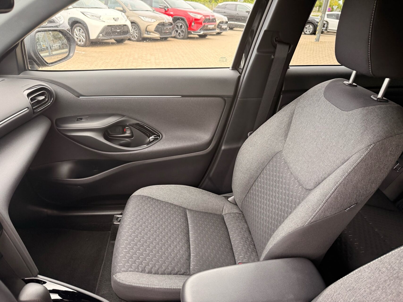 Sort Toyota Yaris Cross fra 2025