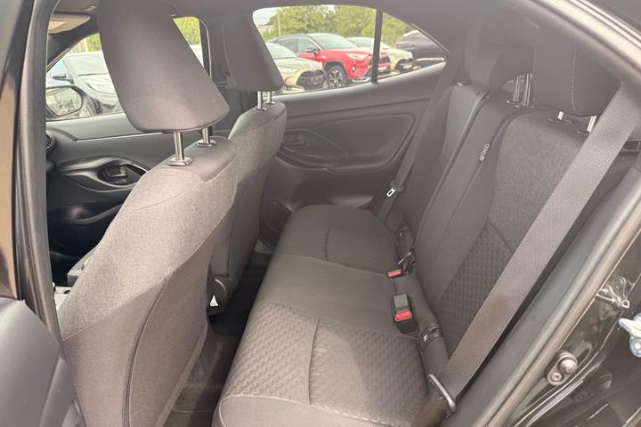 Sort Toyota Yaris Cross fra 2025