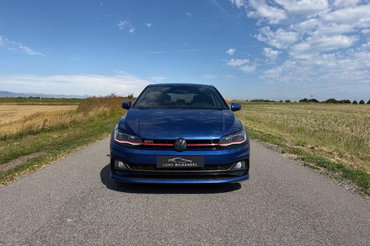 Blå VW Polo fra 2019