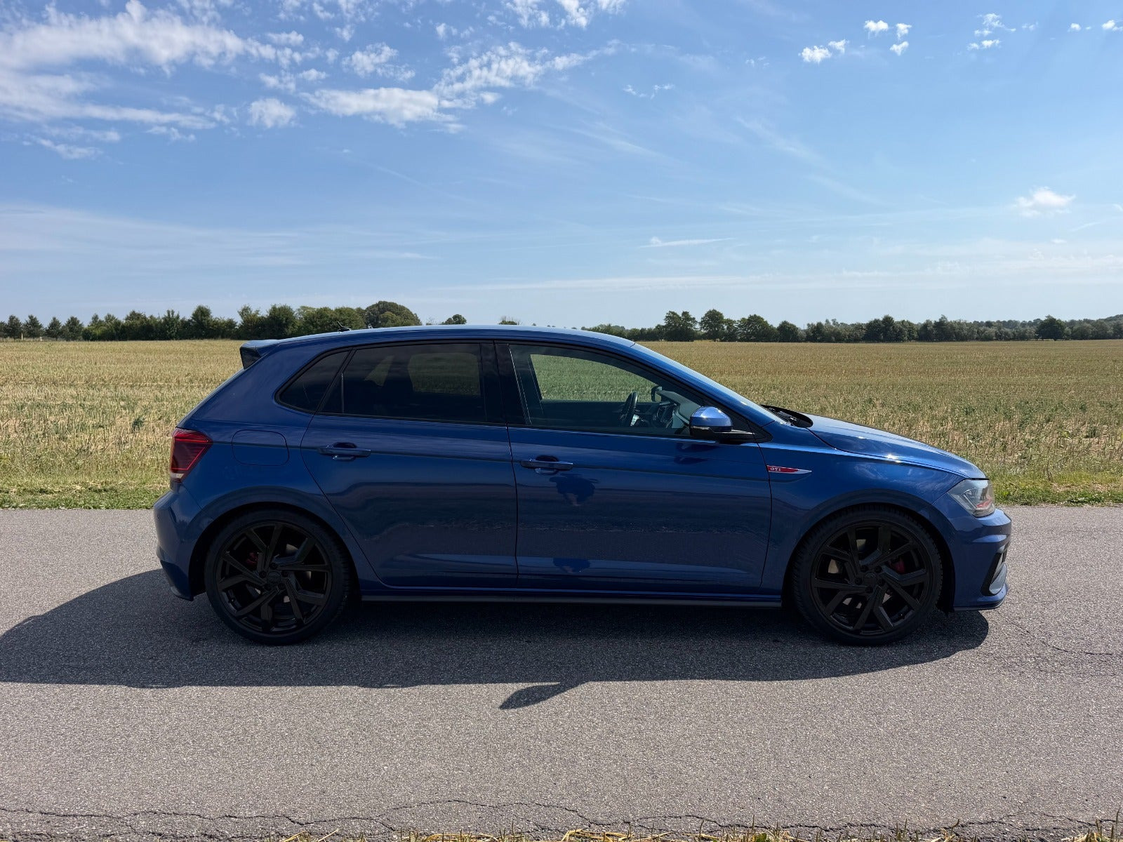 Blå VW Polo fra 2019